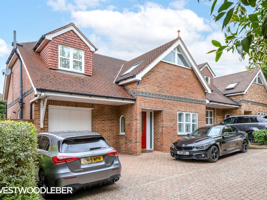 5 bed detached house for sale in Hammondstreet Road, Cheshunt, Waltham