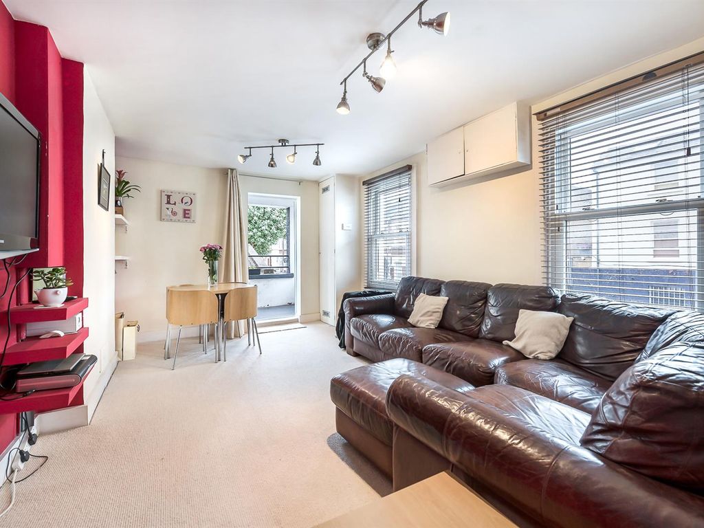 2 bed flat to rent in Lavender Hill, Battersea, London SW11 Zoopla