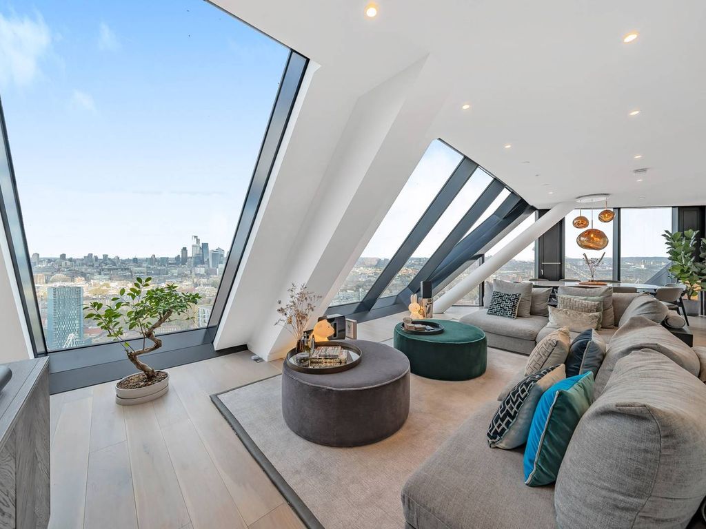 2 bed flat for sale in Walworth Road, Elephant And Castle, London SE1