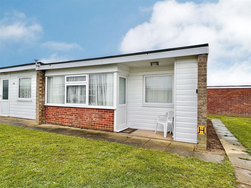 2 bed property for sale in Newport Road, Hemsby, Great Yarmouth NR29