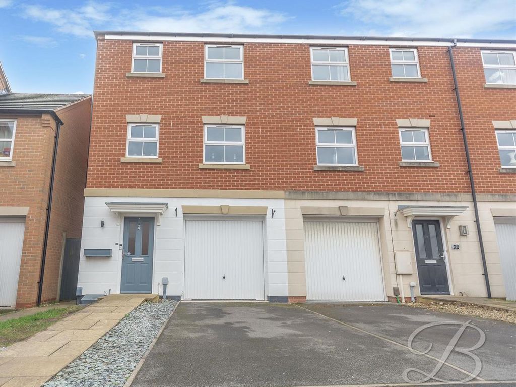 4 bed town house for sale in Thoresby Road, Mansfield Woodhouse