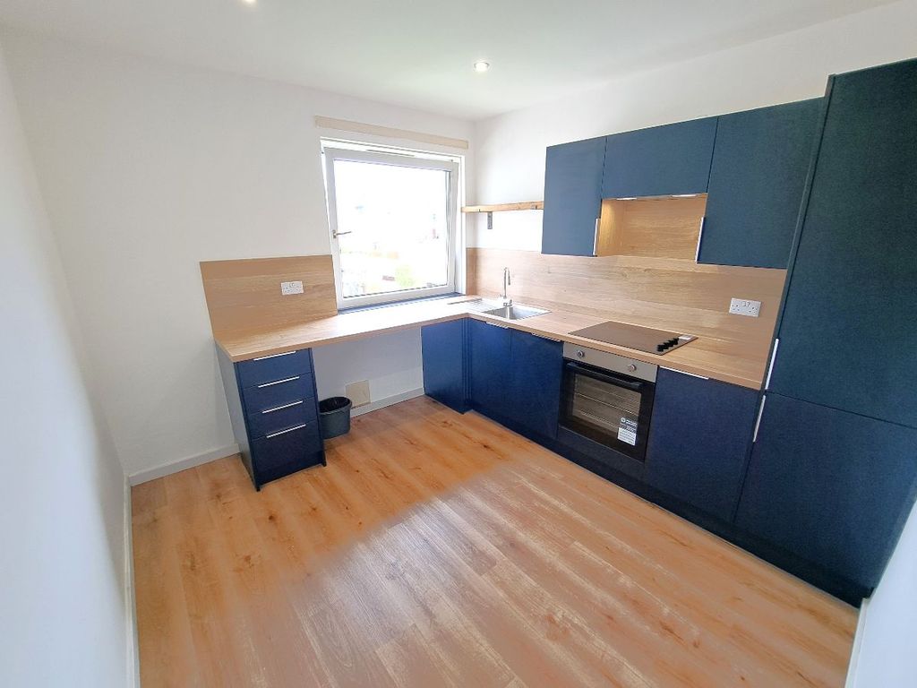 3 bed flat to rent in Westfield Road, Broughty Ferry, Dundee DD5, £