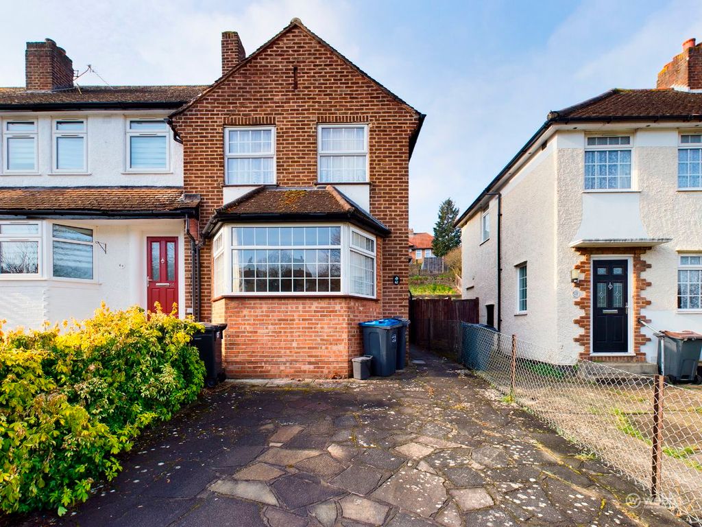 2 bed terraced house for sale in Queen Elizabeths Drive, New Addington