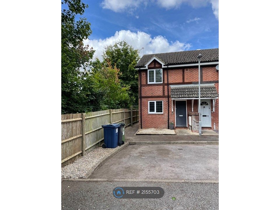 2 bed terraced house to rent in Fair Ridge, High HP11, £1,625