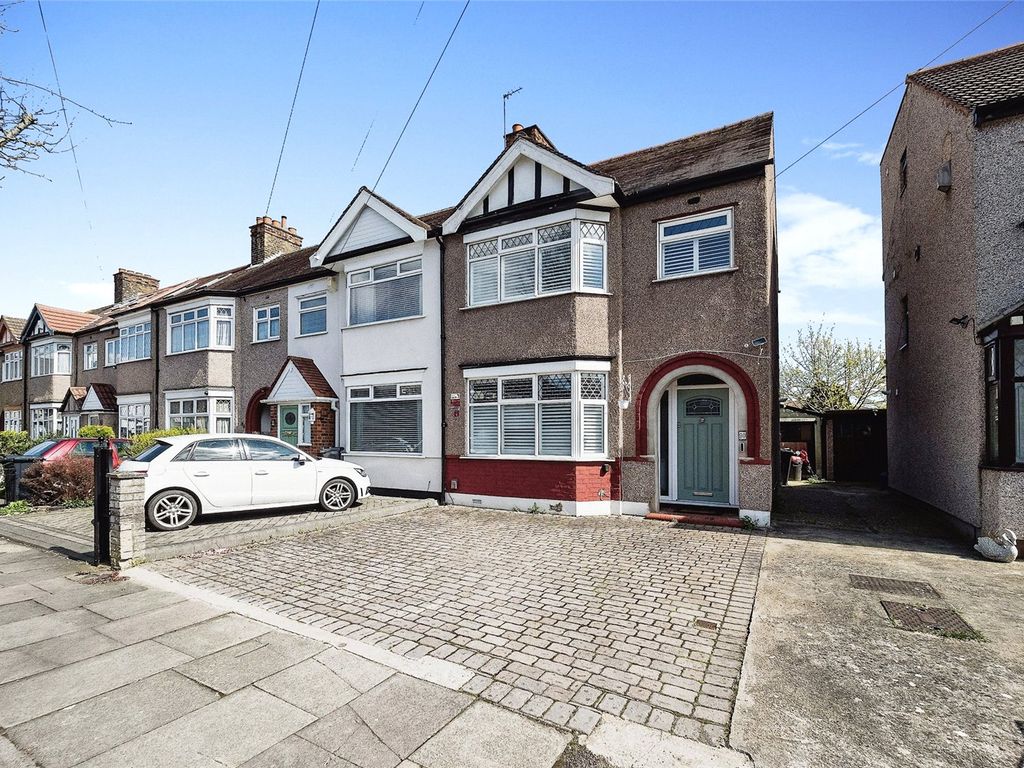 3 bed end terrace house for sale in Ramsgill Drive, Ilford IG2 Zoopla
