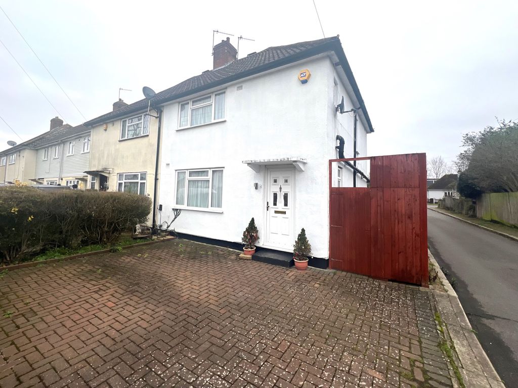 3 bed end terrace house to rent in Kings Road, Harrow HA2, £2,300 pcm Zoopla