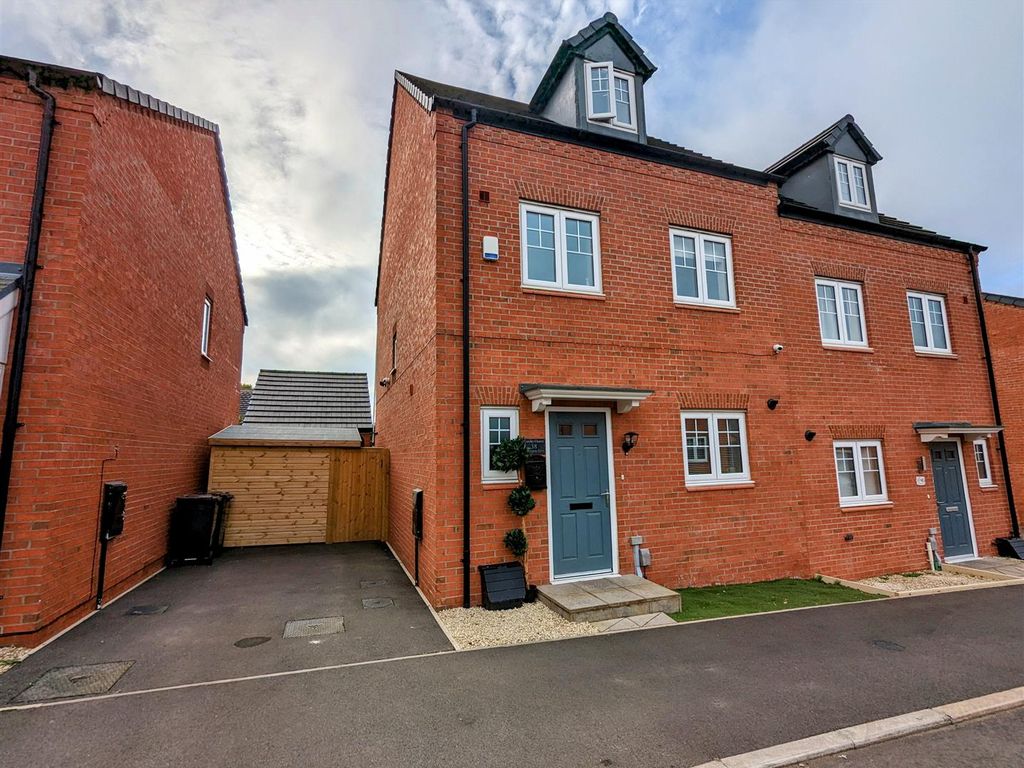 4 bed semidetached house for sale in Farthington Drive, Royal Park