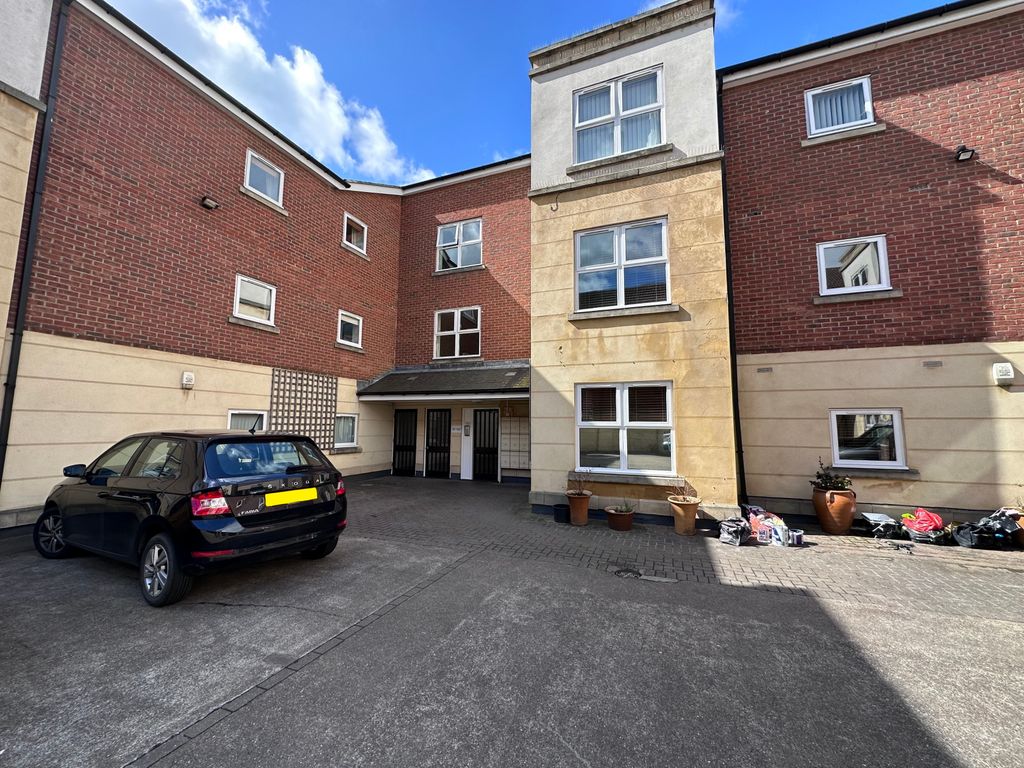 2 bed flat for sale in Collingwood Mews, Lansdowne Place, Gosforth