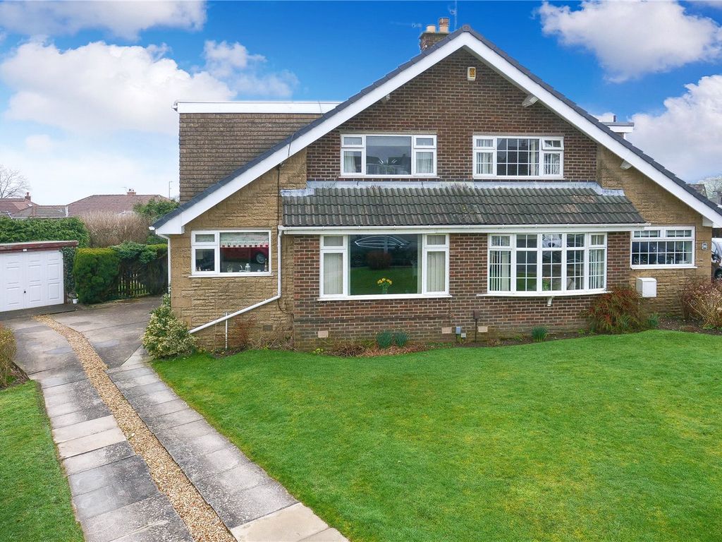 4 bed semidetached house for sale in Ferndale Avenue, Clayton