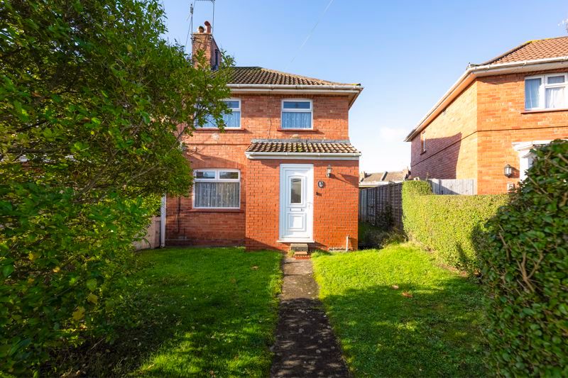 3 bed semidetached house for sale in Martock Crescent, Bedminster
