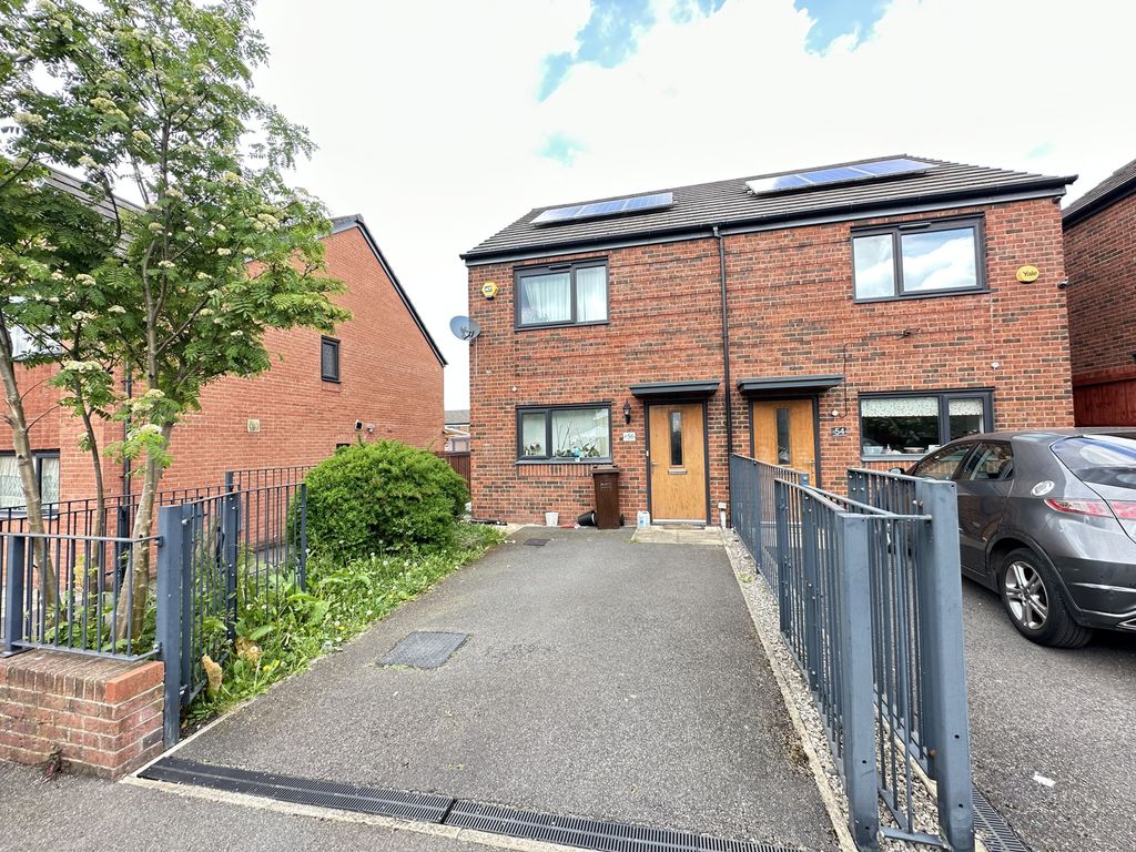 2 bed semidetached house to rent in Lawnswood Road, Manchester M12, £1,250 pcm Zoopla