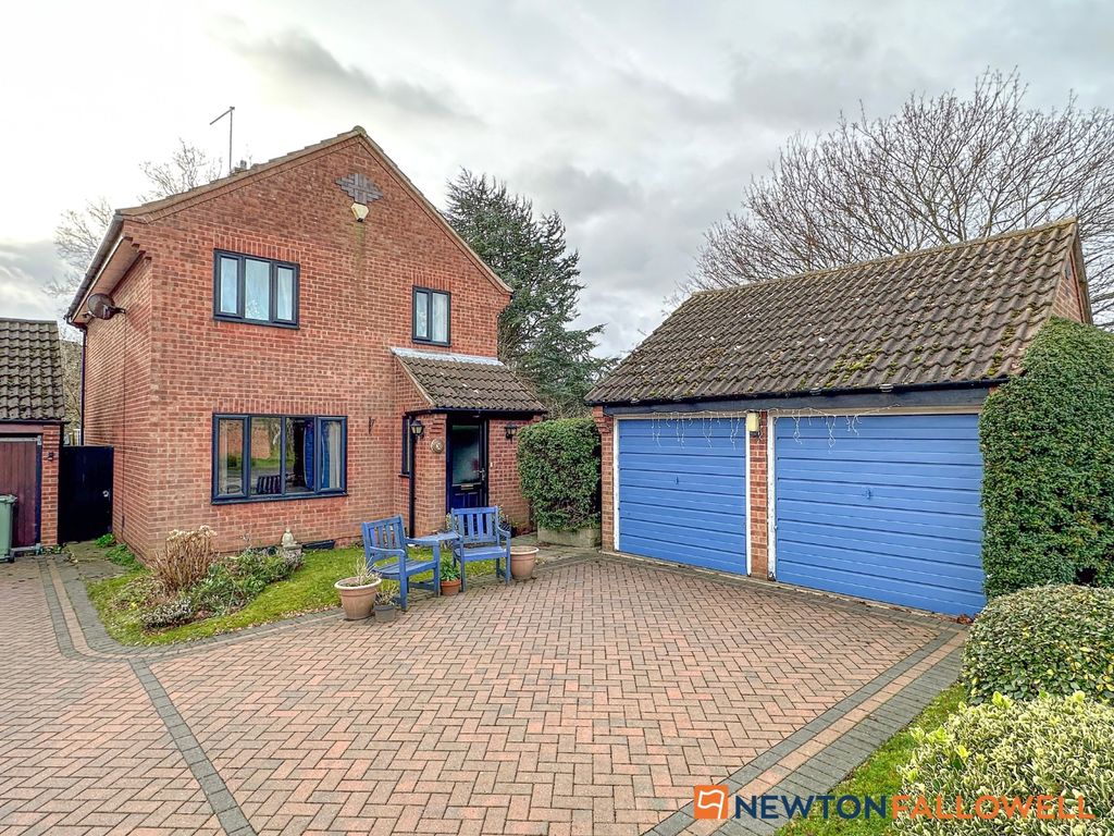 4 bed detached house for sale in The Park, North Muskham, Newark NG23