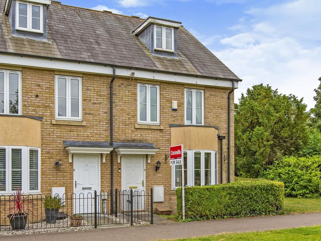 3 bed town house for sale in Jubilee Green, Papworth Everard, Cambridge