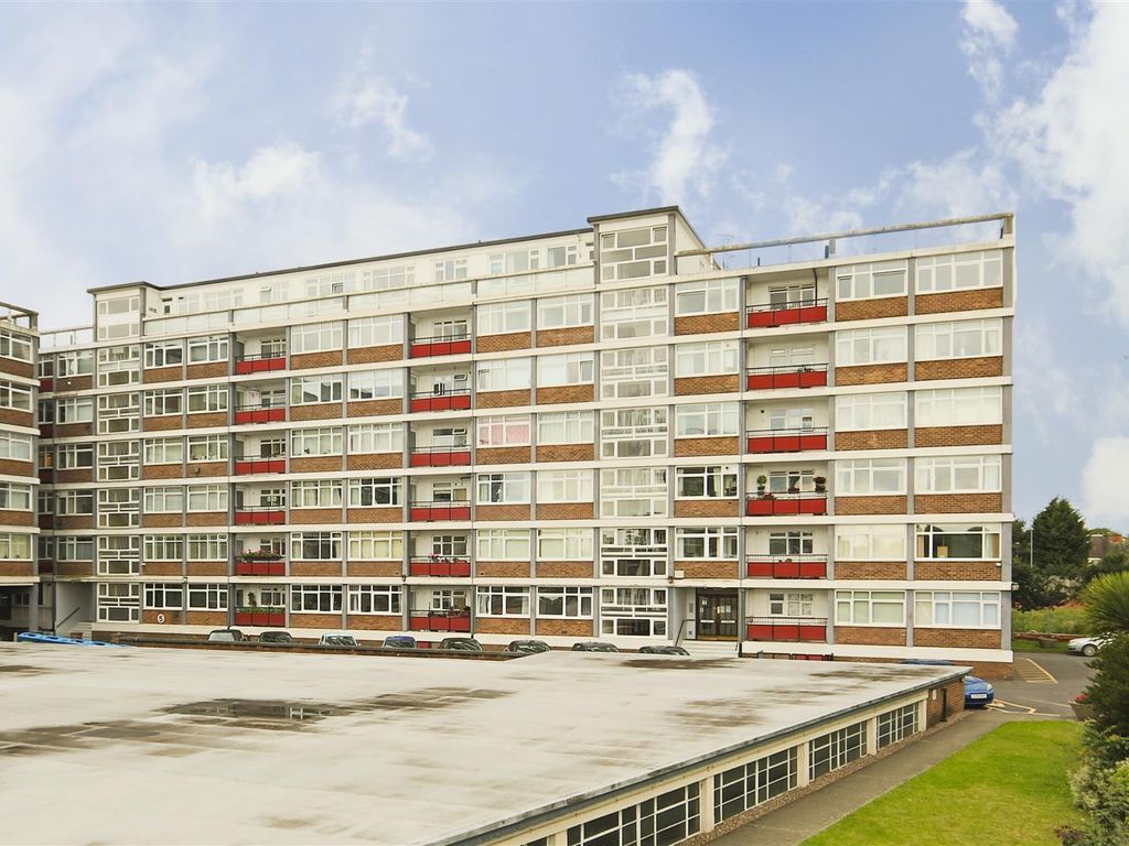 3 bed flat for sale in Wilford Lane, West Bridgford, Nottinghamshire