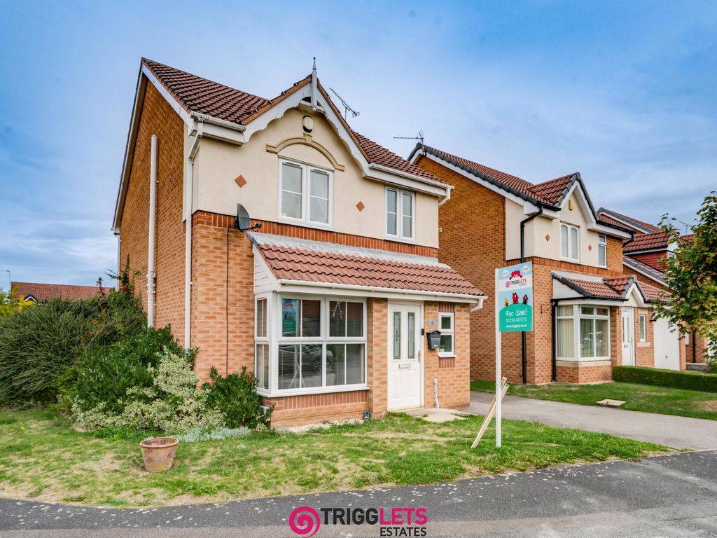 3 bed detached house for sale in Rainborough Court, Brampton Bierlow
