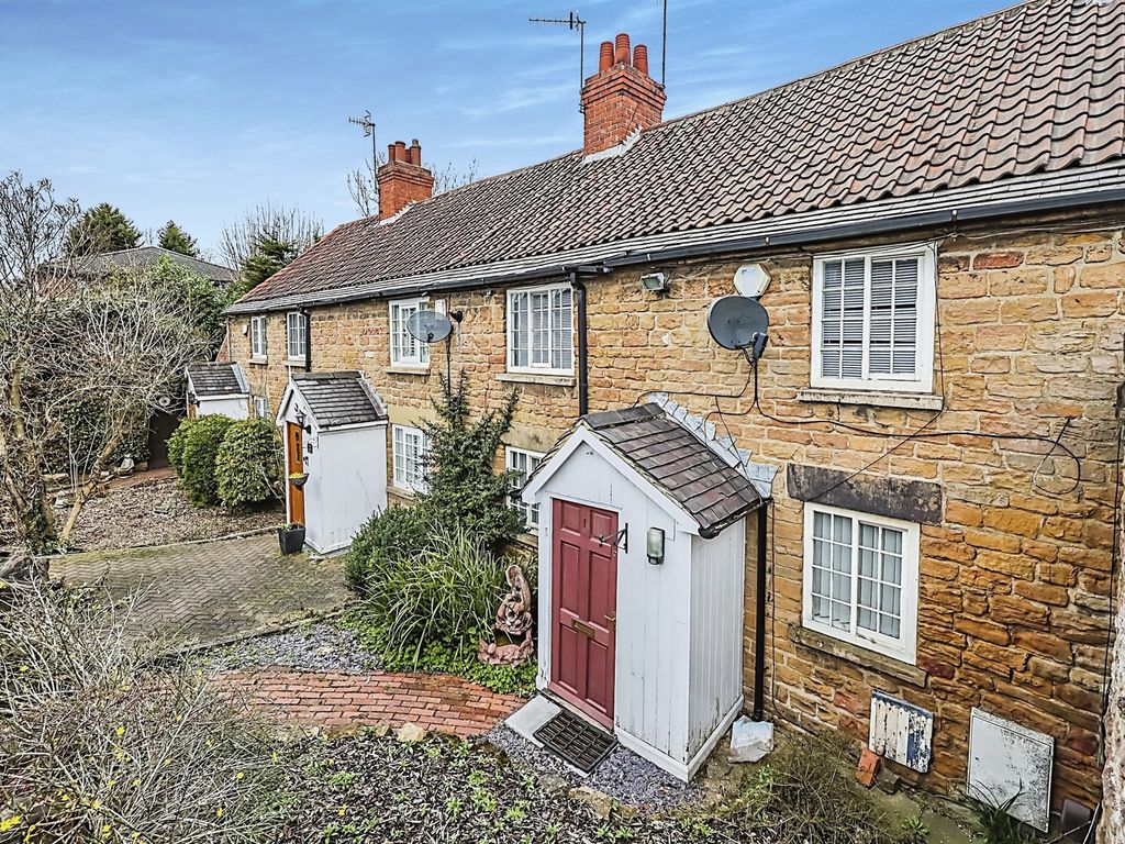 3 bed property for sale in Cinderhill Road, Bulwell, Nottingham NG6