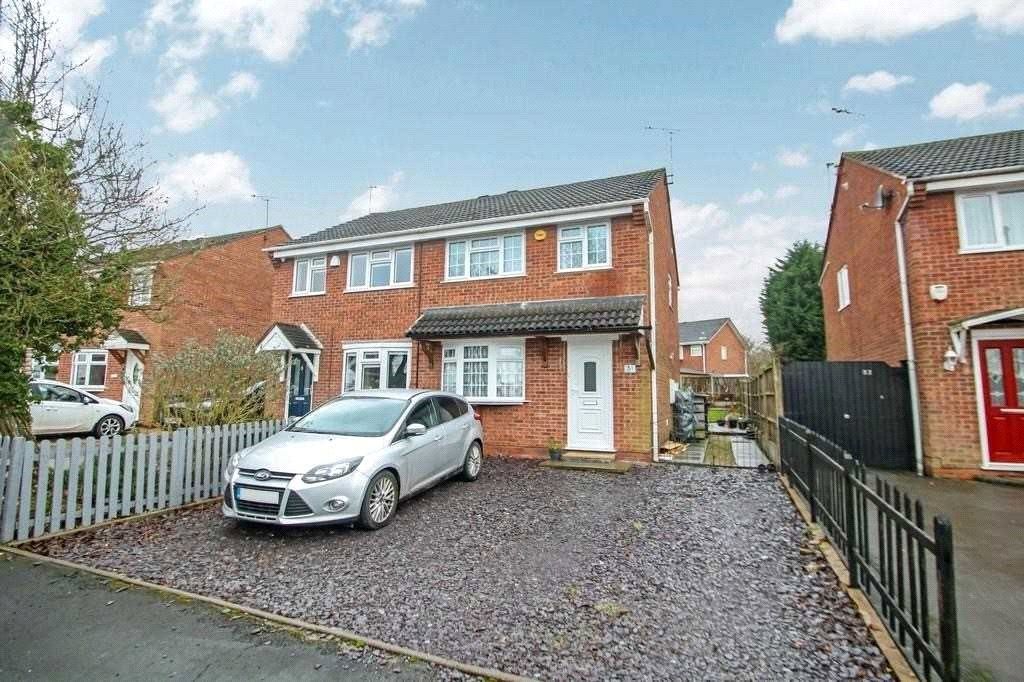 3 bed semidetached house to rent in Charnwood Drive, Hartshill