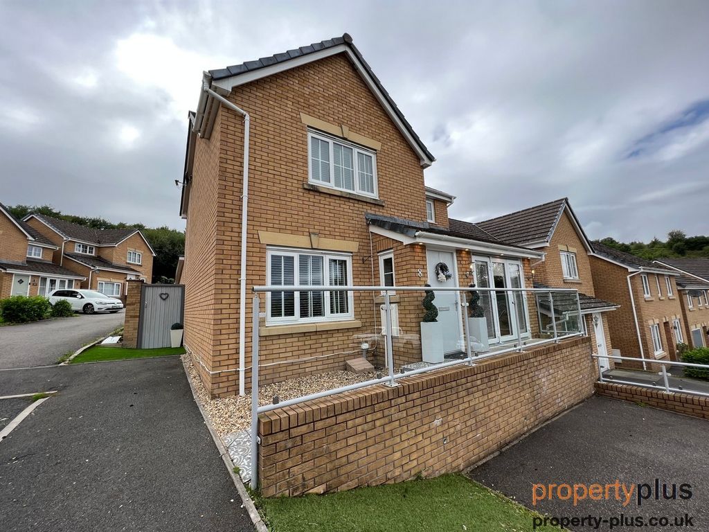 4 bed detached house for sale in Cwrt Gellifaelog Tonypandy