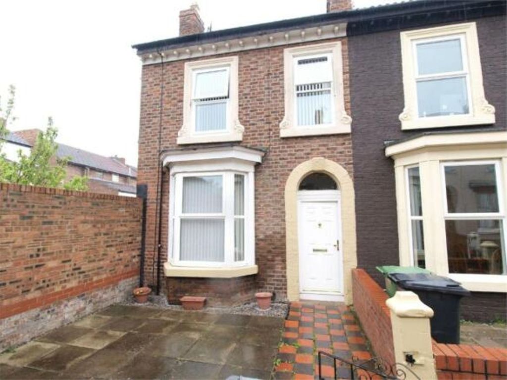 2 bed end terrace house to rent in Bulwer Street, Birkenhead CH42, £600