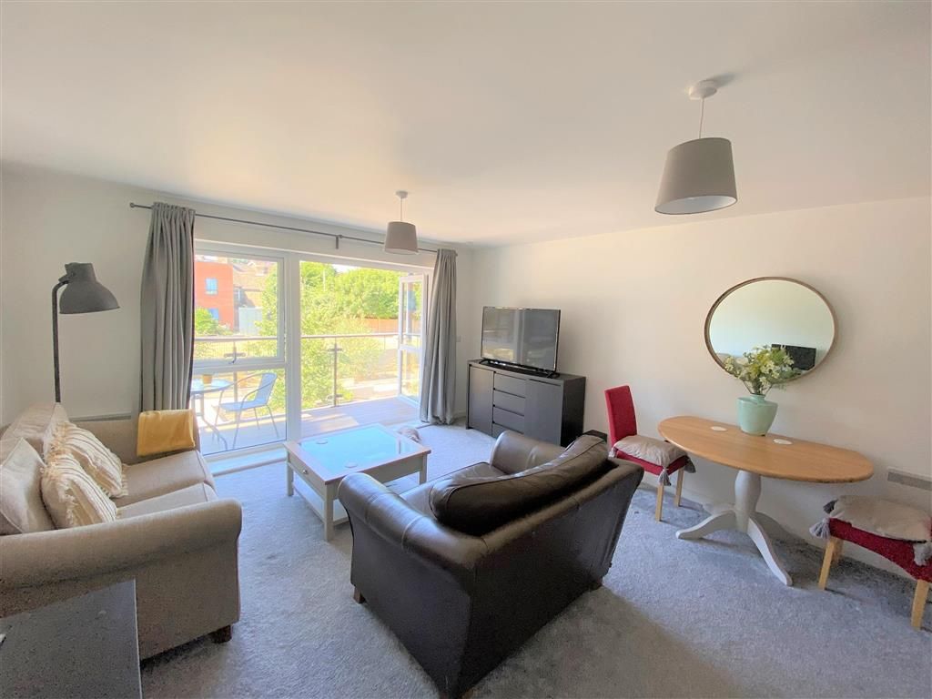 1 bed flat for sale in West Green Drive, West Green, Crawley, West