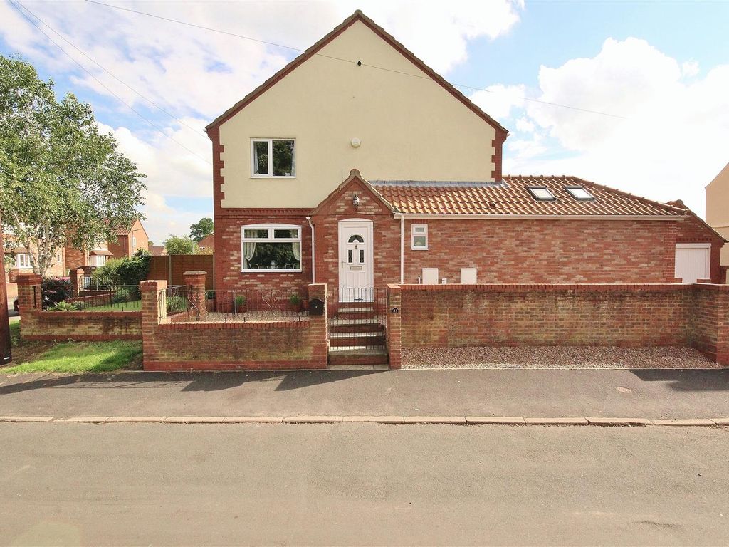 3 bed semidetached house for sale in Riverside, Rawcliffe, Goole DN14