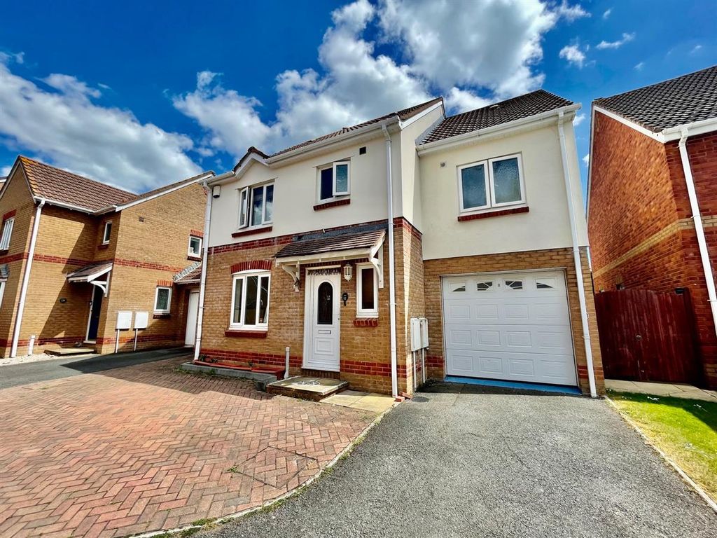 4 bed detached house for sale in Primrose Way, Kingskerswell, Newton