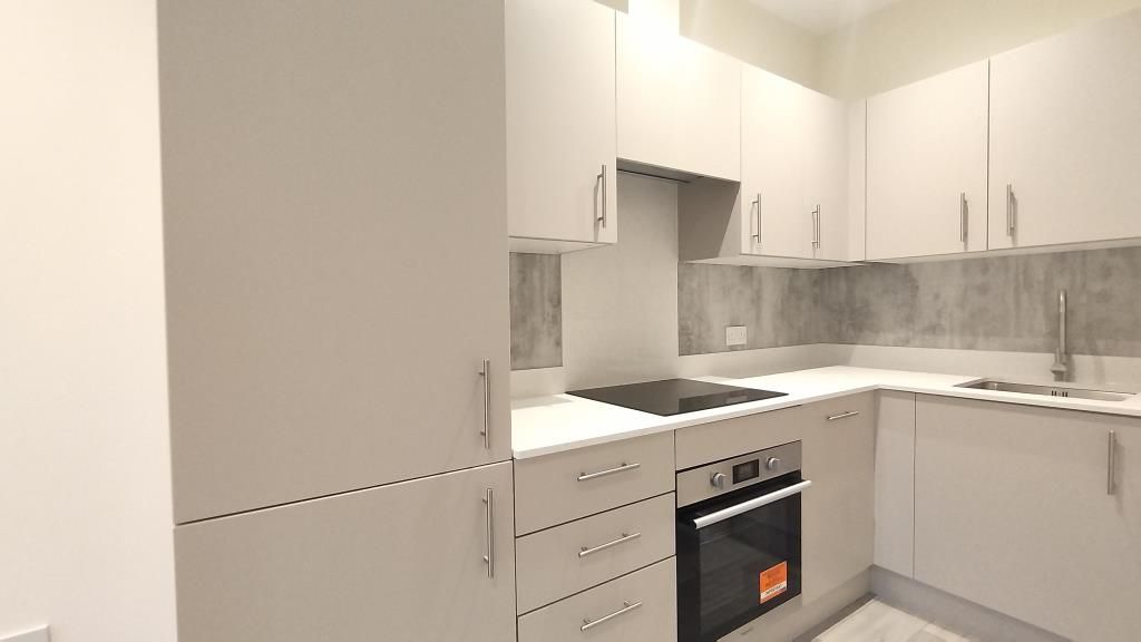 1 bed flat to rent in Cheam, Greater London SM3, £1,500 pcm Zoopla