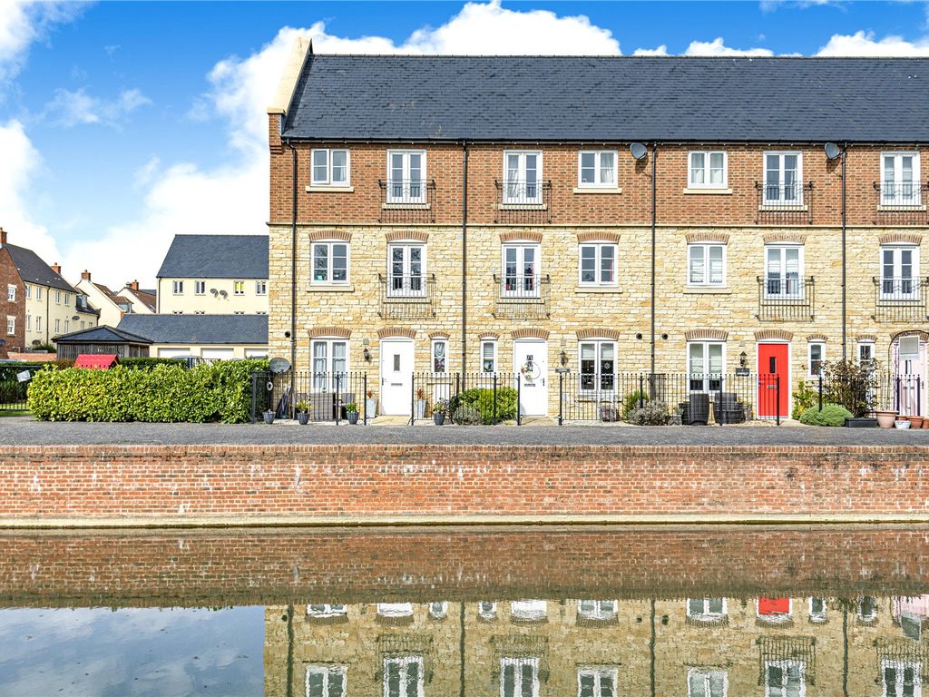 3 bed terraced house for sale in Ebley, Stroud GL5 Zoopla