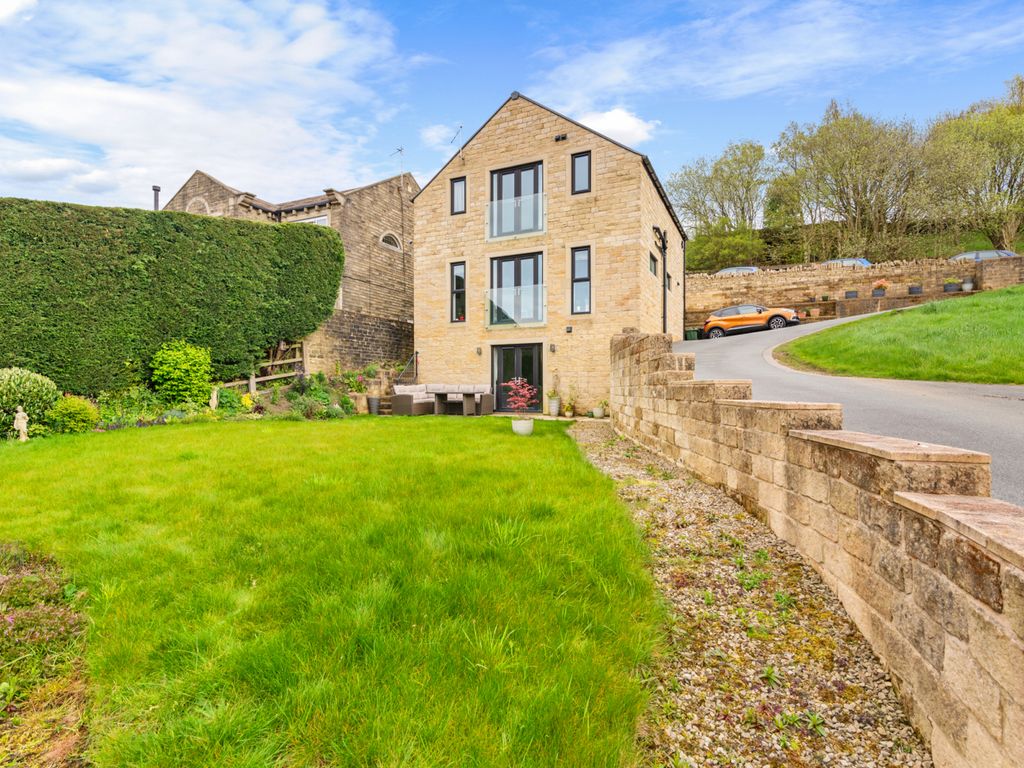 4 bed detached house for sale in Cliff Road, Holmfirth HD9, £475,000