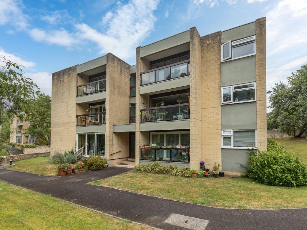 2 bed flat for sale in Gloucester Road, Larkhall, Bath BA1, £265,000