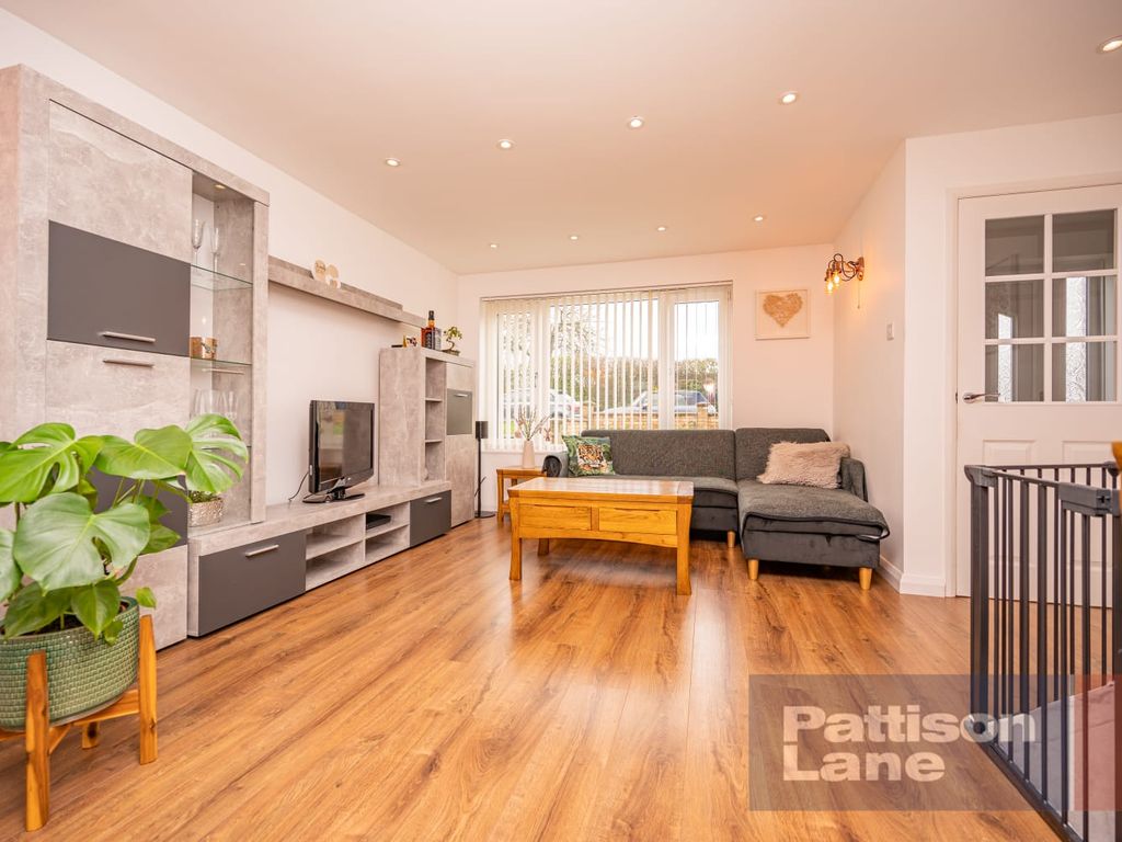 3 bed semidetached house for sale in Park Road, Burton Latimer