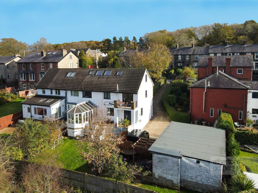 6 bed semidetached house for sale in Whalley Road, Wilpshire, Ribble