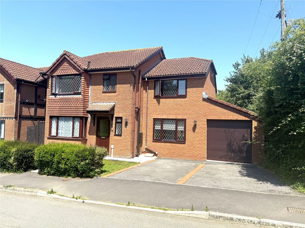 4 bed detached house to rent in Beavor Lane, Axminster, Devon EX13, £