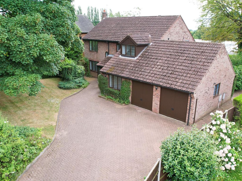 4 bed detached house for sale in Woodthorpe Drive, Woodthorpe