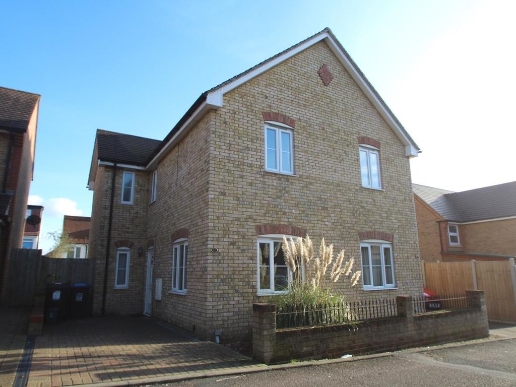 2 bed property to rent in Dowling Court, Hemel Hempstead HP3 Zoopla