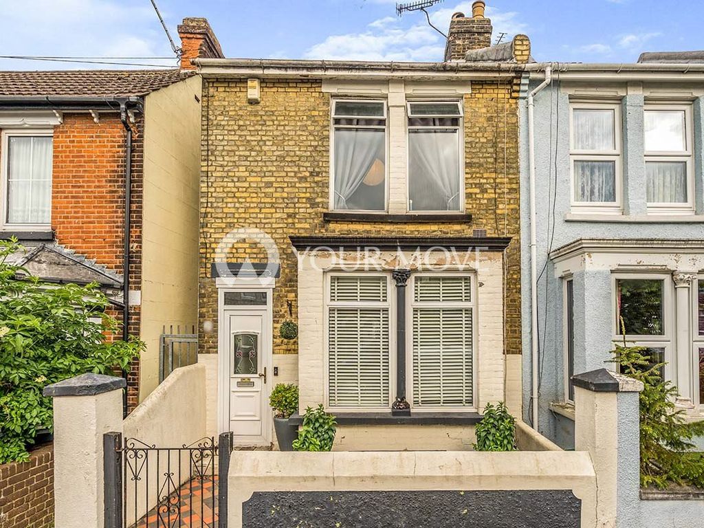 3 bed end terrace house for sale in College Avenue, Gillingham, Kent