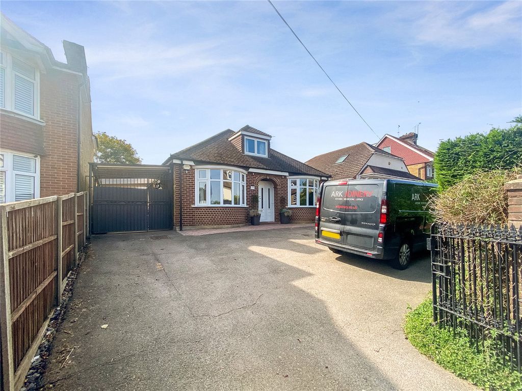 6 bed bungalow for sale in London Road, Sittingbourne ME10, £750,000 Zoopla