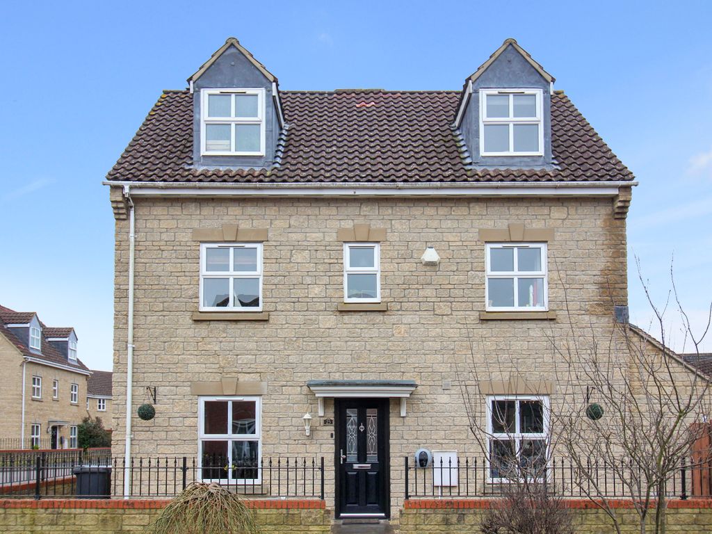 4 bed semidetached house for sale in Sandalwood Road, Westbury BA13, £