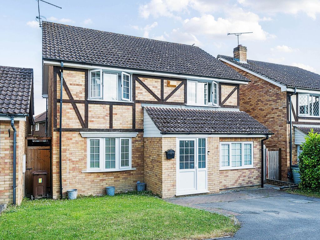 4 bed detached house for sale in Cherry Tree Grove, Wokingham