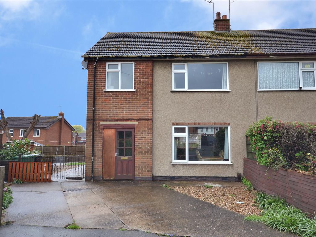 3 bed semidetached house for sale in Forest Street, Shepshed