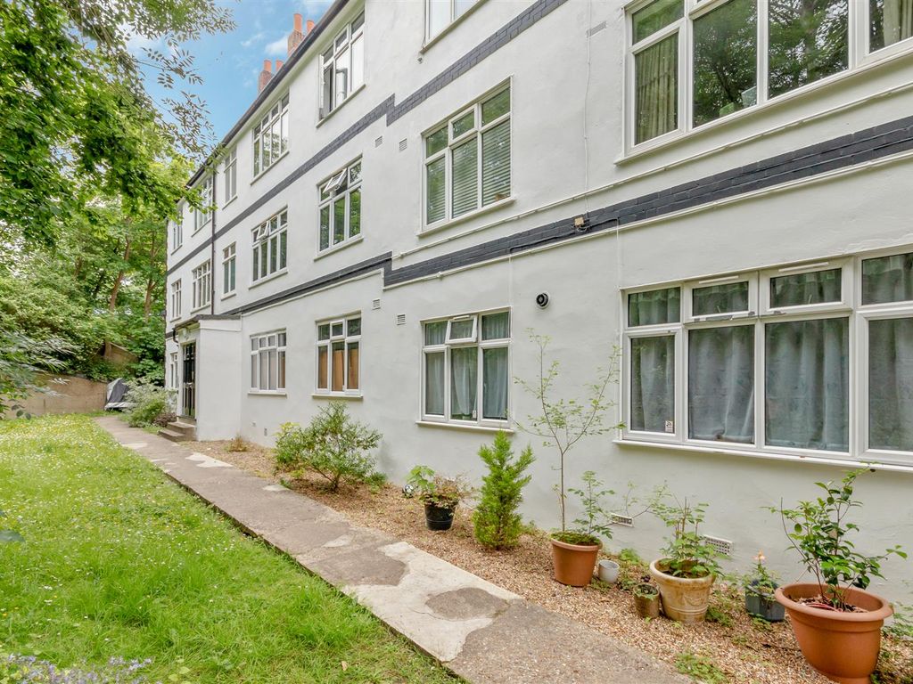 2 bed flat for sale in Martin Way, Morden SM4, £250,000 Zoopla