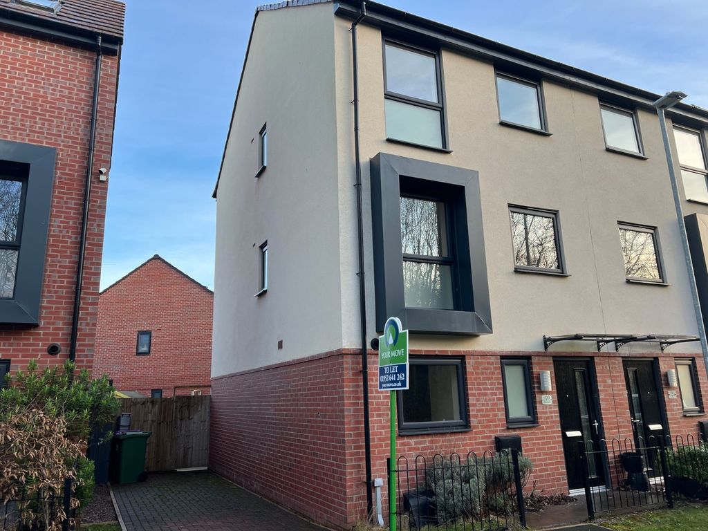 4 bed semidetached house to rent in Bridle Walk, Donnington, Telford