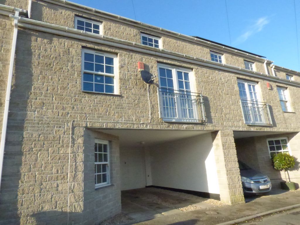 6 bed terraced house for sale in Estrella Place, The Terrace