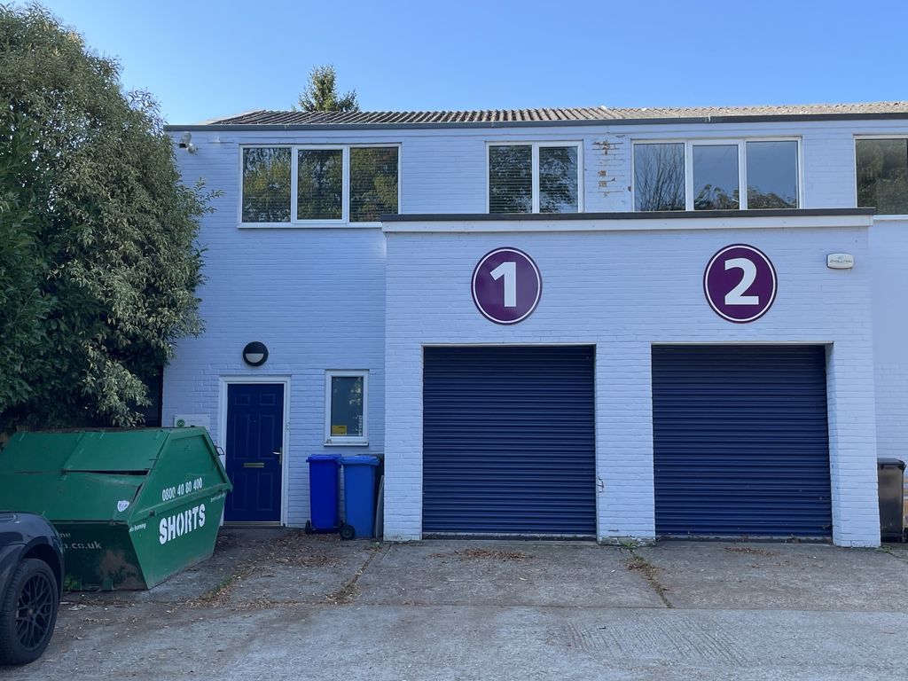 Industrial to let in Avondale Road, Fleet GU51, £17,500 pa Zoopla