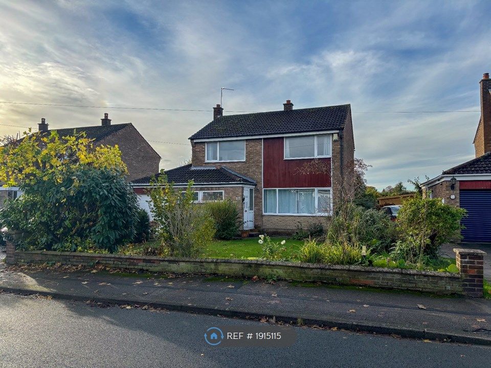 3 bed detached house to rent in Baffam Gardens, Selby YO8, £1,295 pcm