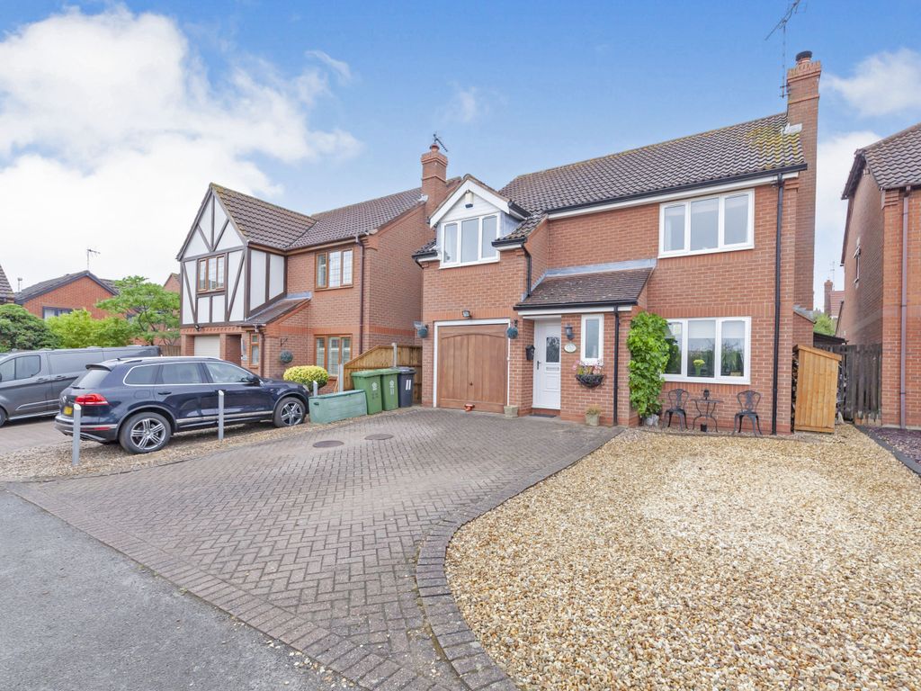 Lawrence Close, Glebelands, Leicester LE4  