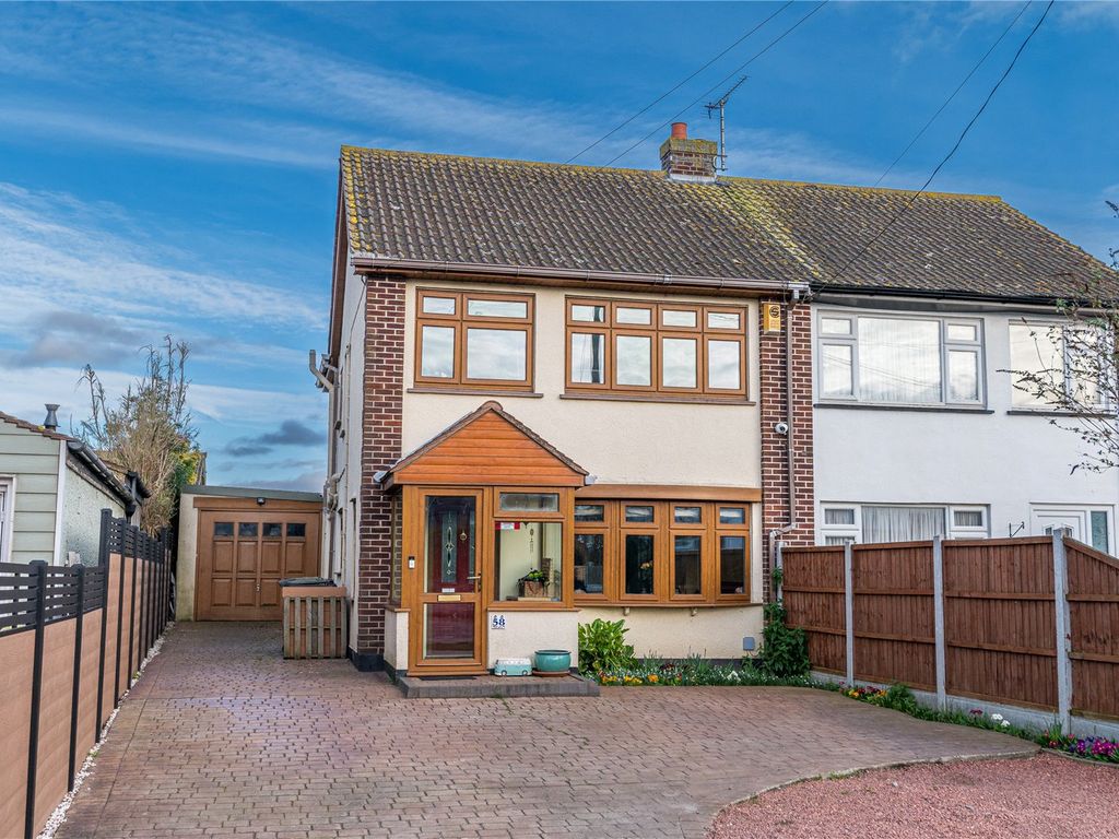 3 bed semidetached house for sale in Little Wakering Road, Great