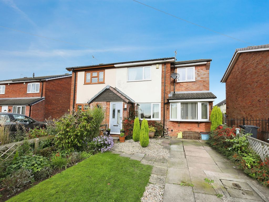 3 bed semidetached house for sale in Tawney Close, Whitehill