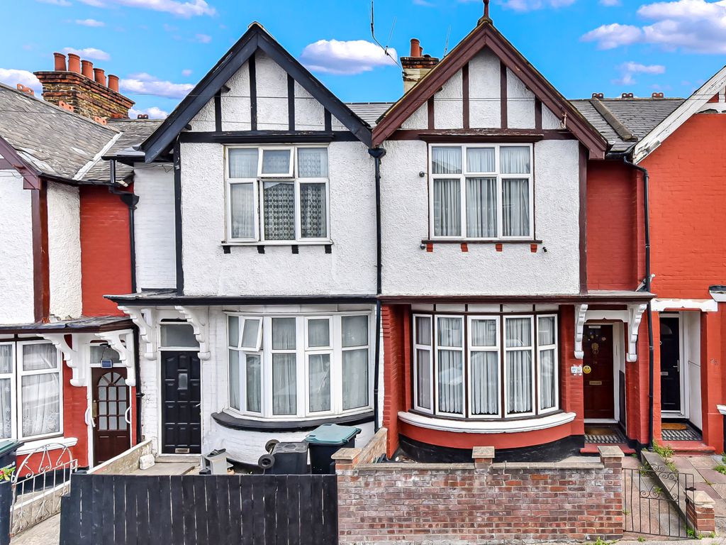 3 bed terraced house for sale in Burch Road, Northfleet, Gravesend