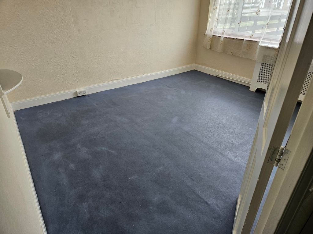 Office to let in Brick Lane, Enfield EN3, £24,000 pa Zoopla